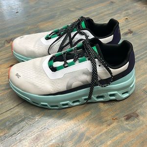 Women on cloud monster size 8